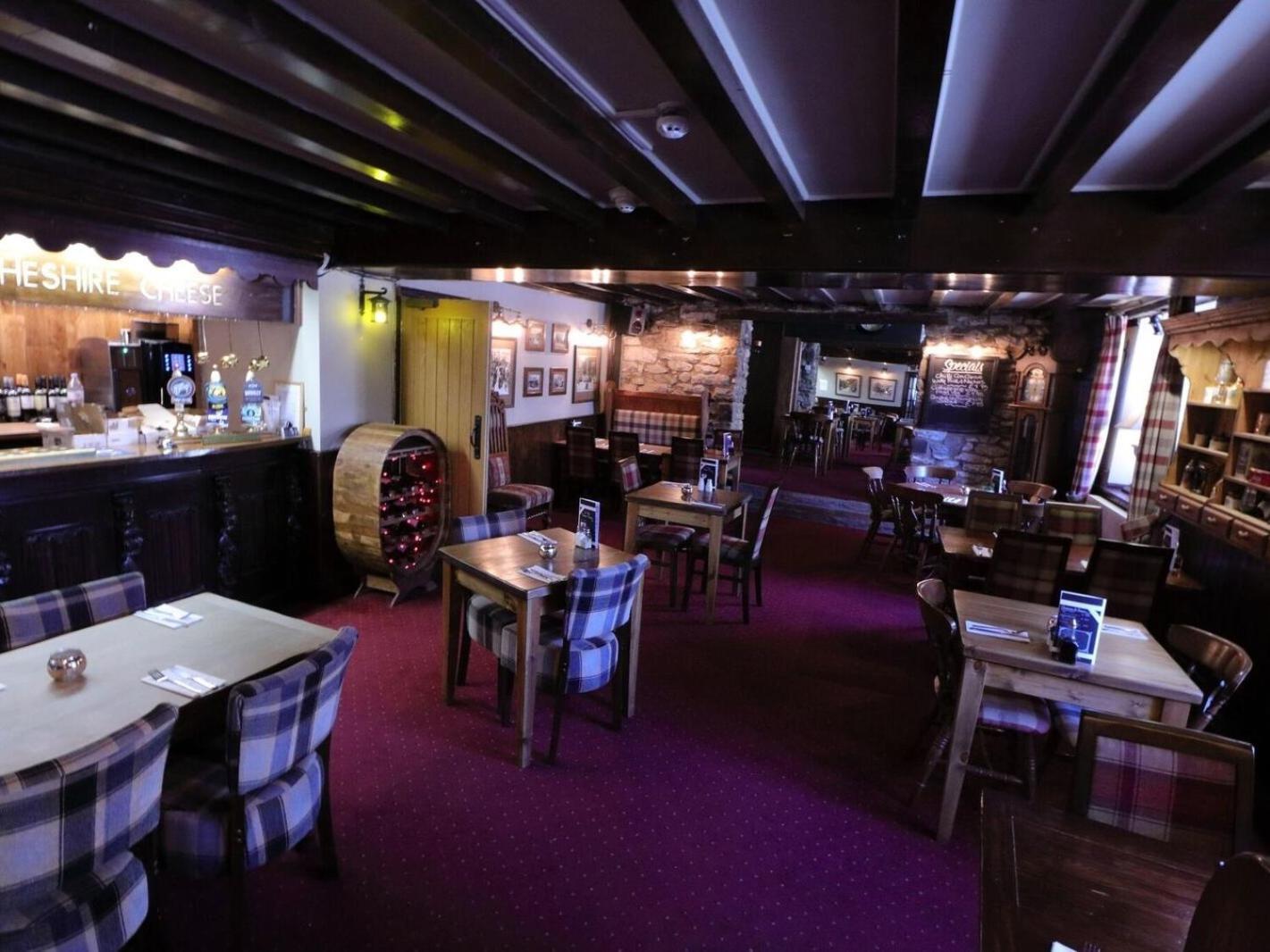 Ye Olde Cheshire Cheese Inn คาสเซิลตัน ภายนอก รูปภาพ